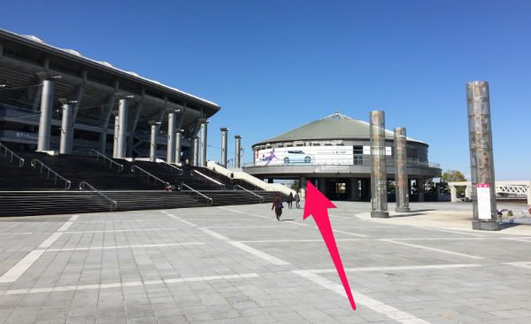 新横浜駅（日産スタジアム東ゲート広場）から「球技場」へ行くルートを紹介（写真付き）1